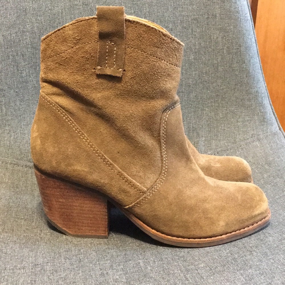 Matisse Suede Ankle Boots in Olive/Army Green